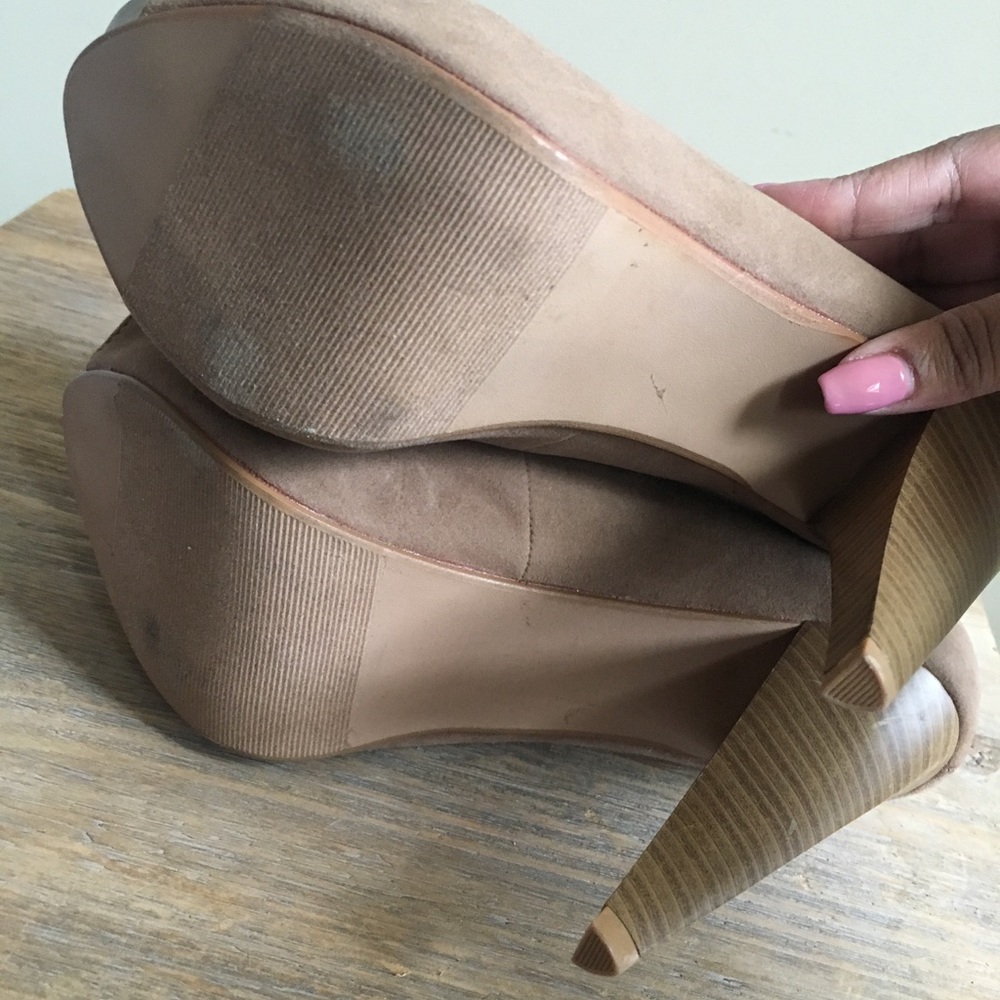 Charlotte Russe Ruffle Heels - Picture 4 of 5